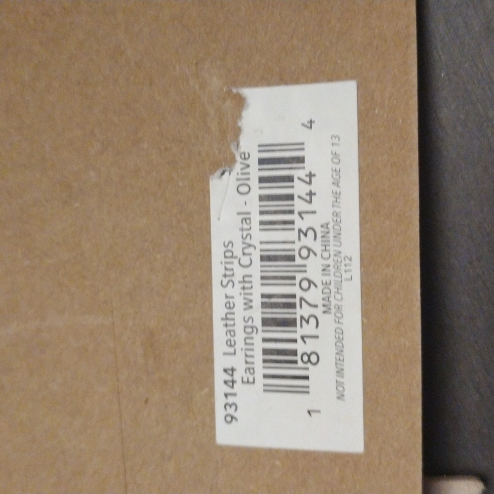 Tri Color Leather Earrings- Amanda Blue NWT - Picture 6 of 8